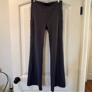 Lou & Grey Luvstretch Flare Pocket Pants